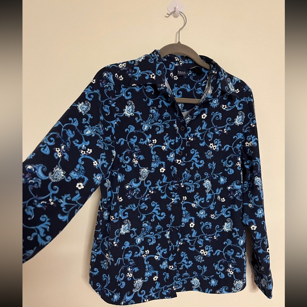 Basic Editions Blouse - Picture 2 of 4